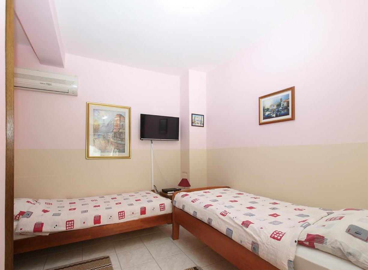 באניולה Apartments Drago 2039 מראה חיצוני תמונה