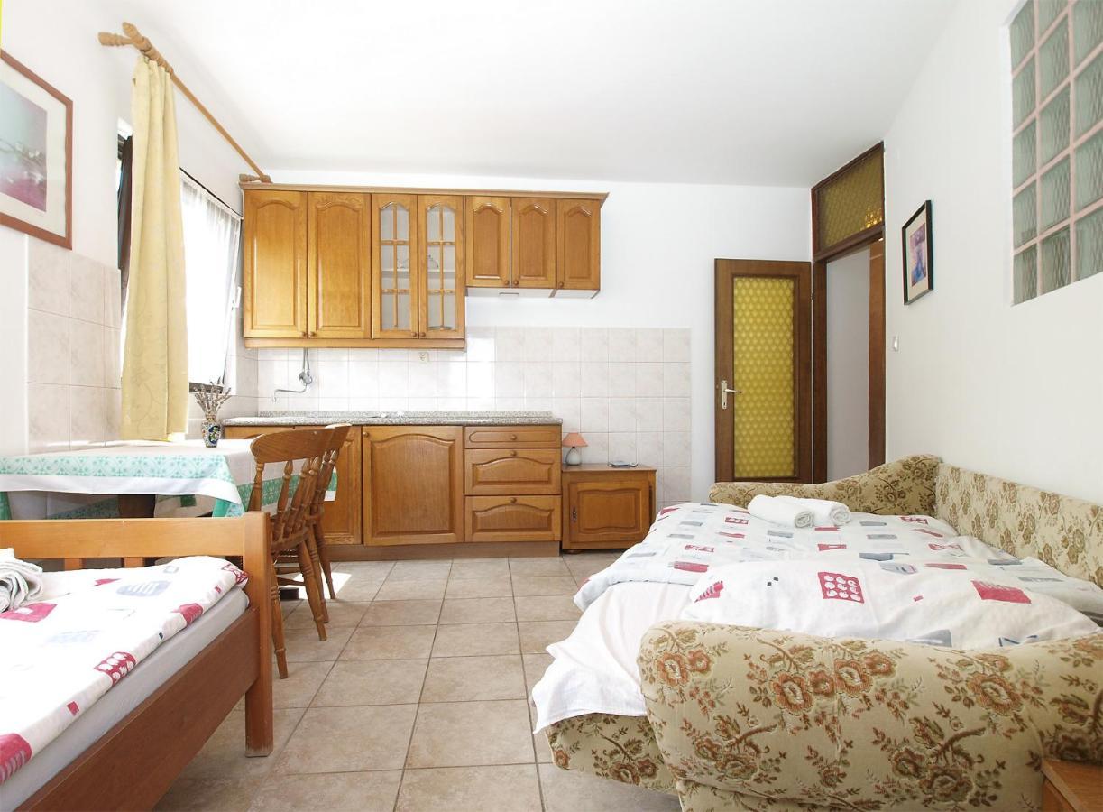 באניולה Apartments Drago 2039 מראה חיצוני תמונה